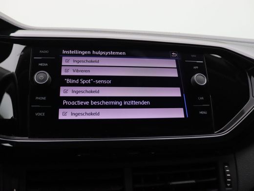 Volkswagen T-Cross 1.0 TSI Life 95PK Alarm, Keyless, Adaptieve Cruise Controle, Navi, Airco, Side Assist, Parkeersen... ActivLease financial lease