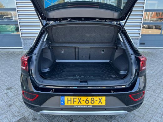 Volkswagen T-Roc 1.5 TSI 150 pk Life Edition 7-DSG | Trekhaak | Navigatie | Automatische Airco | ActivLease financial lease