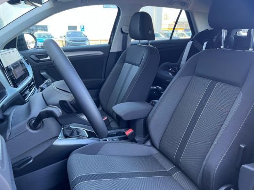 Volkswagen T-Roc 1.5 TSI 150 pk Life Edition 7-DSG | Trekhaak | Navigatie | Automatische Airco | ActivLease financial lease
