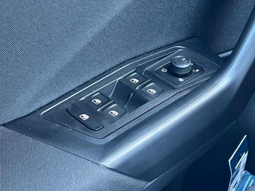 Volkswagen T-Roc 1.5 TSI 150 pk Life Edition 7-DSG | Trekhaak | Navigatie | Automatische Airco | ActivLease financial lease