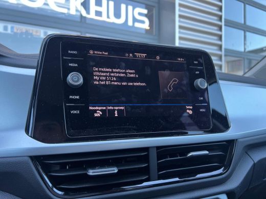 Volkswagen T-Roc 1.5 TSI 150 pk Life Edition 7-DSG | Trekhaak | Navigatie | Automatische Airco | ActivLease financial lease