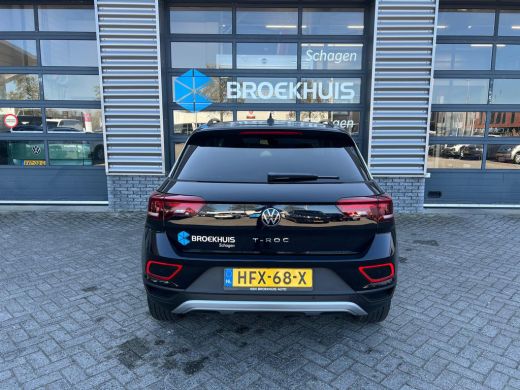 Volkswagen T-Roc 1.5 TSI 150 pk Life Edition 7-DSG | Trekhaak | Navigatie | Automatische Airco | ActivLease financial lease
