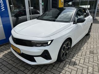 Opel Astra 1.2 Turbo 136PK Hybrid Ultimate | STOEL-, STUUR- EN VOORRUITVERWARMING| NAVIGATIE| CAMERA| PARKEE...