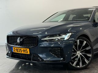 Volvo  S60 Recharge T6 AWD Ultimate Dark | Bowers & Wilkins | 360o Camera | Trekhaak | 20"Lichtmetaal | Full...