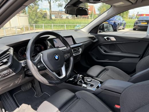 BMW 1 Serie 118i Business Ed. | Navi | Live-Cockpit | Carplay | ActivLease financial lease
