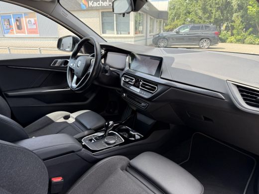 BMW 1 Serie 118i Business Ed. | Navi | Live-Cockpit | Carplay | ActivLease financial lease
