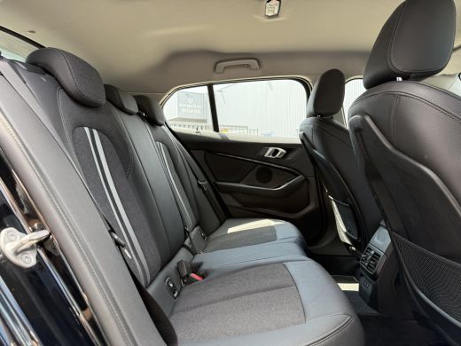 BMW 1 Serie 118i Business Ed. | Navi | Live-Cockpit | Carplay | ActivLease financial lease