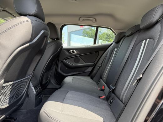 BMW 1 Serie 118i Business Ed. | Navi | Live-Cockpit | Carplay | ActivLease financial lease
