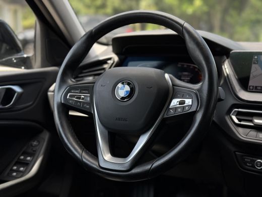 BMW 1 Serie 118i Business Ed. | Navi | Live-Cockpit | Carplay | ActivLease financial lease