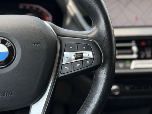 BMW 1 Serie 118i Business Ed. | Navi | Live-Cockpit | Carplay | ActivLease financial lease
