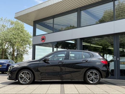 BMW 1 Serie 118i Business Ed. | Navi | Live-Cockpit | Carplay | ActivLease financial lease