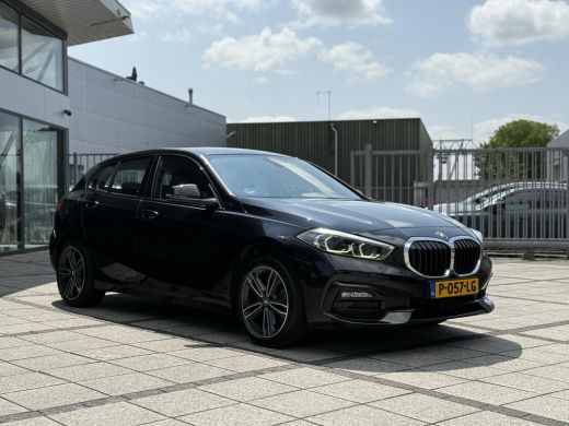 BMW 1 Serie 118i Business Ed. | Navi | Live-Cockpit | Carplay | ActivLease financial lease
