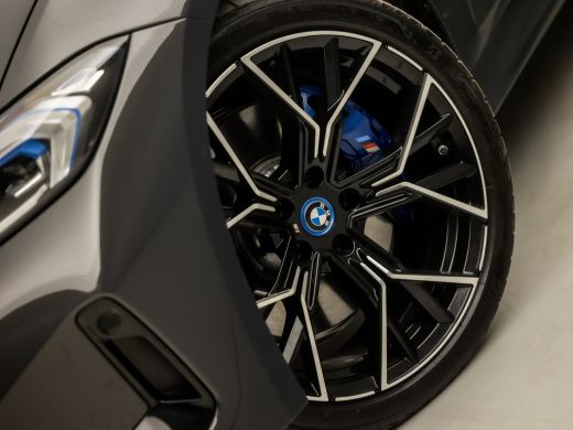 BMW 3 Serie Touring 330e M-Sport 293Pk Automaat (DRAVITGRAU, FACELIFT, LASER KOPLAMPEN, HEAD-UP DISPLAY, CAME... ActivLease financial lease