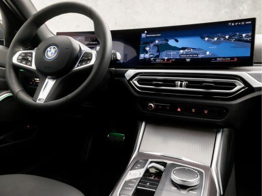 BMW 3 Serie Touring 330e M-Sport 293Pk Automaat (DRAVITGRAU, FACELIFT, LASER KOPLAMPEN, HEAD-UP DISPLAY, CAME... ActivLease financial lease