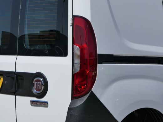 Fiat Doblò 1.6 MJ L1H1 ECO JET | Navigatie | 3-Zits Bijrijdersbank | Cruise Control | Betonplex | DAB+ | Air... ActivLease financial lease