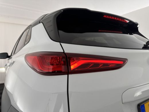 Hyundai KONA EV Premium 64 kWh [ 3-Fase ] (INCL-BTW) *HEAT-PUMP | FULL-LEATHER | HEAD-UP | FULL-LED | NAVI-FUL... ActivLease financial lease