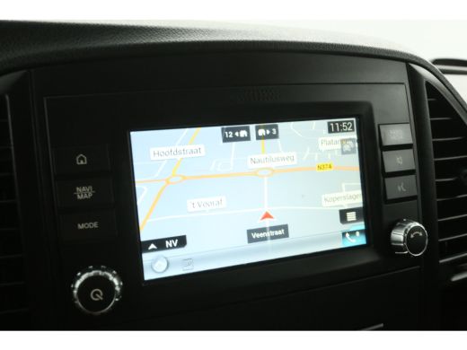 Mercedes Vito 119 CDI Lang 191PK Automaat Camera Cruise LED Airco Leder Navi Trekhaak 18"LMV 3 Persoons PDC ActivLease financial lease