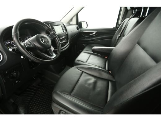 Mercedes Vito 119 CDI Lang 191PK Automaat Camera Cruise LED Airco Leder Navi Trekhaak 18"LMV 3 Persoons PDC ActivLease financial lease