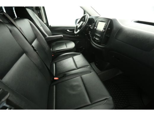 Mercedes Vito 119 CDI Lang 191PK Automaat Camera Cruise LED Airco Leder Navi Trekhaak 18"LMV 3 Persoons PDC ActivLease financial lease