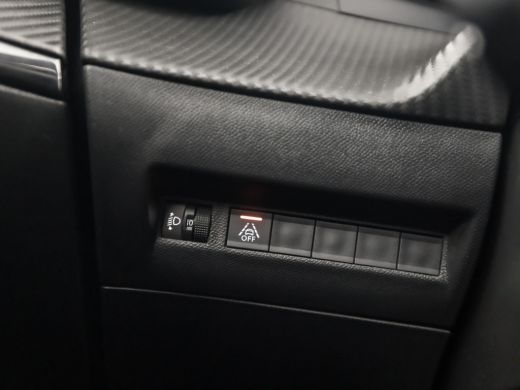 Peugeot 2008 1.2 PureTech Sport Automaat (APPLE CARPLAY, GROOT NAVI, LM VELGEN, SPORTSTOELEN, LED KOPLAMPEN, P... ActivLease financial lease