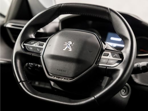 Peugeot 208 1.2 PureTech Sport (APPLE CARPLAY, GROOT NAVI, 360 CAMERA, LM VELGEN, SPORTSTOELEN, LANE ASSIST, ... ActivLease financial lease