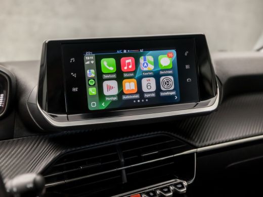 Peugeot 208 1.2 PureTech Sport (APPLE CARPLAY, GROOT NAVI, 360 CAMERA, LM VELGEN, SPORTSTOELEN, LANE ASSIST, ... ActivLease financial lease