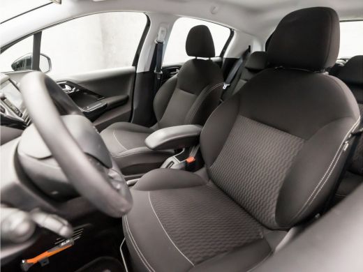 Peugeot 208 1.2 PureTech Sport (APPLE CARPLAY, NAVIGATIE, PARKEERSENSOREN, SPORTSTOELEN, CRUISE, NIEUWE APK, ... ActivLease financial lease