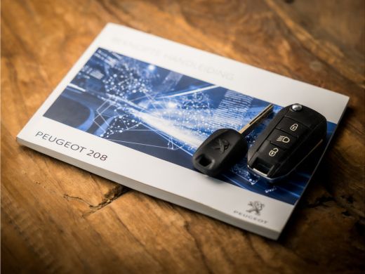 Peugeot 208 1.2 PureTech Sport (APPLE CARPLAY, NAVIGATIE, PARKEERSENSOREN, SPORTSTOELEN, CRUISE, NIEUWE APK, ... ActivLease financial lease