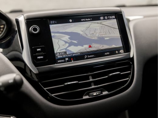 Peugeot 208 1.2 PureTech Sport (APPLE CARPLAY, NAVIGATIE, PARKEERSENSOREN, SPORTSTOELEN, CRUISE, NIEUWE APK, ... ActivLease financial lease