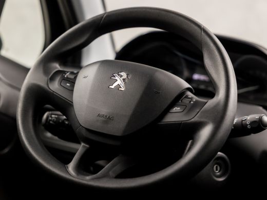 Peugeot 208 1.2 PureTech Sport (APPLE CARPLAY, NAVIGATIE, PARKEERSENSOREN, SPORTSTOELEN, CRUISE, NIEUWE APK, ... ActivLease financial lease