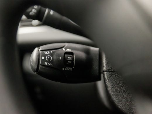 Peugeot 208 1.2 PureTech Sport (APPLE CARPLAY, NAVIGATIE, PARKEERSENSOREN, SPORTSTOELEN, CRUISE, NIEUWE APK, ... ActivLease financial lease