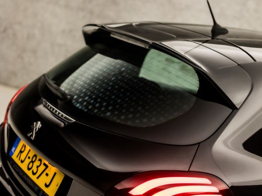 Peugeot 208 1.2 PureTech Sport (APPLE CARPLAY, NAVIGATIE, PARKEERSENSOREN, SPORTSTOELEN, CRUISE, NIEUWE APK, ... ActivLease financial lease