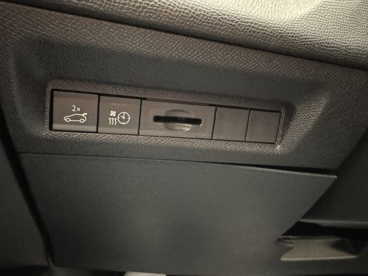 Peugeot e-308 GT EV 54 kWh | Adaptive Cruise | AGR Stoel | Camera V+A | Led | Navi | Clima | | 11 kW lader | Ac... ActivLease financial lease