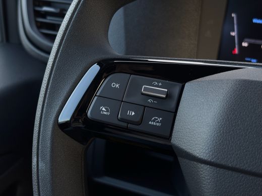 Peugeot Expert Standaard | 16" stalen velgen | Elektrisch bedienbare en verwarmbare buitenspiegels | Getint glas... ActivLease financial lease