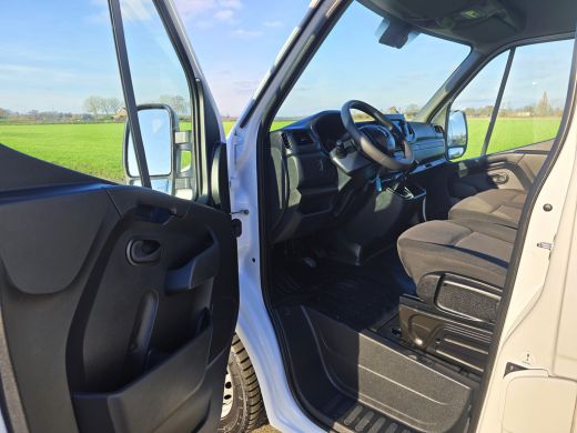 Renault Master T35 2.3 dCi L2 H2 - 150 Pk - Euro 6 - Navi - ParkeerCamera ActivLease financial lease