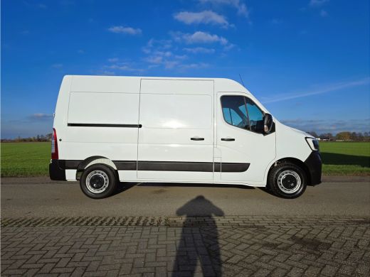 Renault Master T35 2.3 dCi L2 H2 - 150 Pk - Euro 6 - Navi - ParkeerCamera ActivLease financial lease