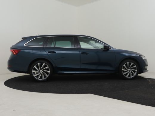 Skoda Octavia Combi 1.4 TSI iV PHEV Business Edition Plus 204pk | Head up display | Park assist | Keyless | Ada... ActivLease financial lease