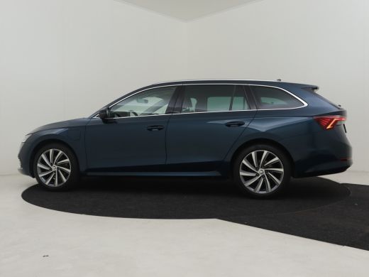 Skoda Octavia Combi 1.4 TSI iV PHEV Business Edition Plus 204pk | Head up display | Park assist | Keyless | Ada... ActivLease financial lease