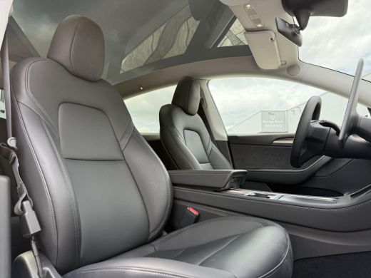 Tesla Model Y Long Range Dual AWD | Autopilot | Panorama | Leder | Trekhaak | ActivLease financial lease