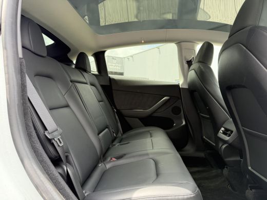 Tesla Model Y Long Range Dual AWD | Autopilot | Panorama | Leder | Trekhaak | ActivLease financial lease