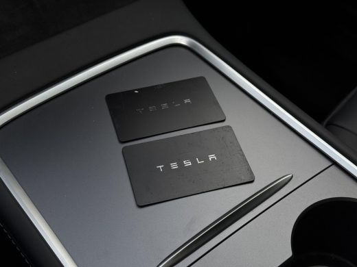 Tesla Model Y Long Range Dual AWD | Autopilot | Panorama | Leder | Trekhaak | ActivLease financial lease