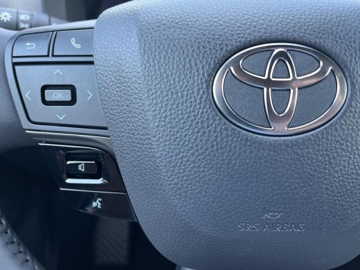 Toyota C-HR 1.8 Hybrid 140 First Edition | Carplay | Camera's rondom | Elektrische achterklep | Keyless entry | ActivLease financial lease