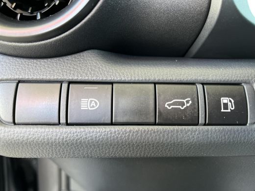 Toyota C-HR 1.8 Hybrid 140 First Edition | Carplay | Camera's rondom | Elektrische achterklep | Keyless entry | ActivLease financial lease