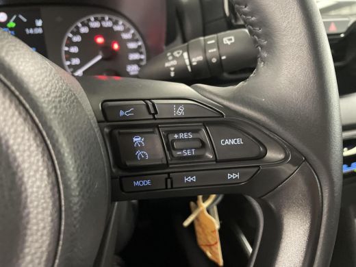 Toyota Yaris 1.5 Hybrid Active Multimediapack ActivLease financial lease