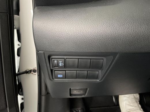 Toyota Yaris 1.5 Hybrid Active Multimediapack ActivLease financial lease