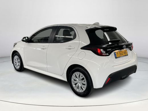 Toyota Yaris 1.5 Hybrid Active Multimediapack ActivLease financial lease