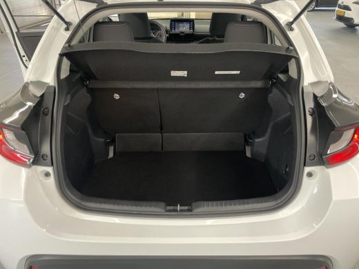 Toyota Yaris 1.5 Hybrid Active Multimediapack ActivLease financial lease