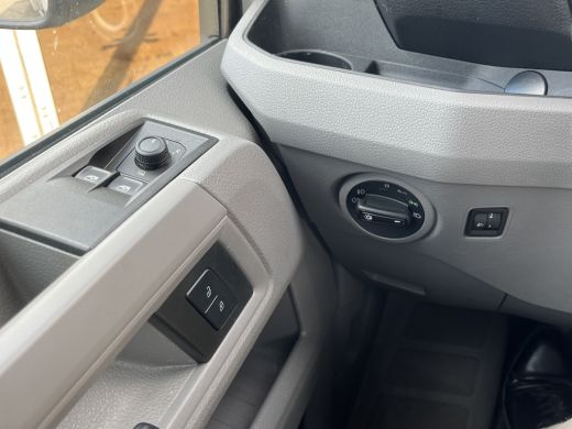 Volkswagen Crafter 35 2.0 TDI L4 Bakwagen/Smartbox/Apple/Android Auto/Airco/3zitplaatsen| Airco | Elektrische ramen ... ActivLease financial lease