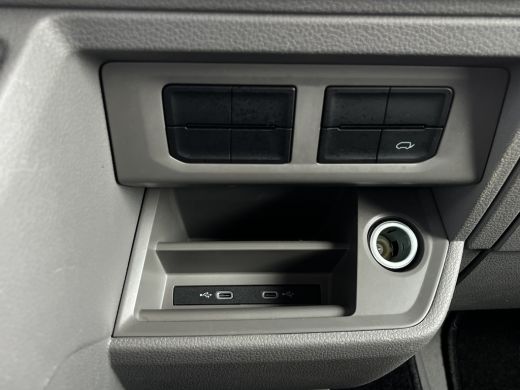 Volkswagen Crafter 35 2.0 TDI L4 Bakwagen/Smartbox/Apple/Android Auto/Airco/3zitplaatsen| Airco | Elektrische ramen ... ActivLease financial lease