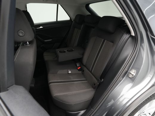 Volkswagen T-Roc 1.0 TSI 110pk Style Executive Getint glas Navigatie Adaptieve Cruise PDC 217 ActivLease financial lease